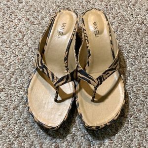 NWT Vaneli Animal Print Thong Wedge Slide Sandals. Size 9